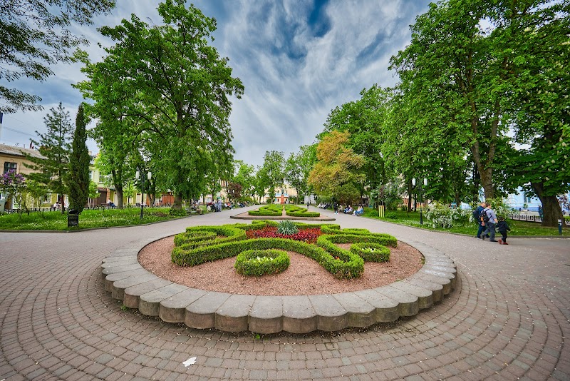Площа Адама Міцкевича